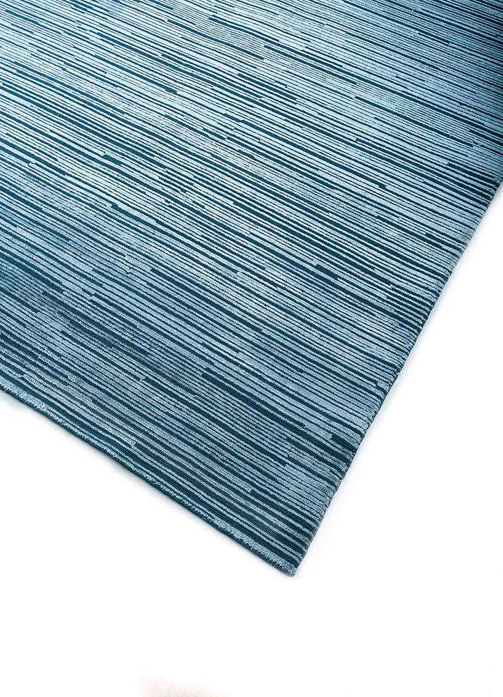 manifest blue wool and viscose hand knotted Rug - FloorShot
