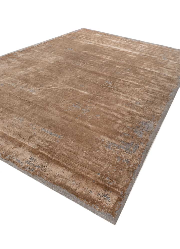 aprezo gold wool and bamboo silk hand knotted Rug - FloorShot