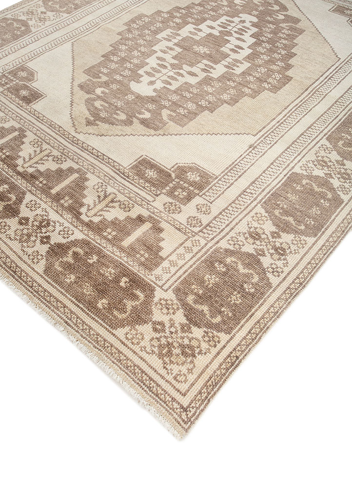 thyme beige and brown wool hand knotted Rug - FloorShot