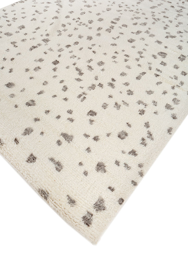 manifest ivory wool hand knotted Rug - FloorShot