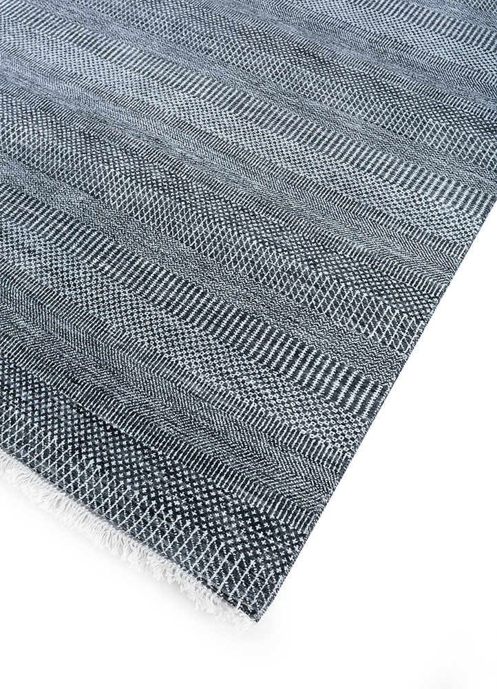 kairos grey and black wool and viscose hand knotted Rug - FloorShot