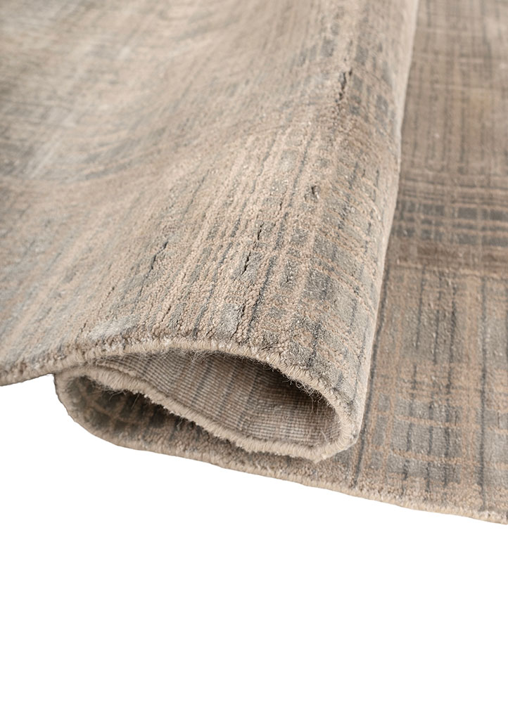 aprezo grey and black wool and bamboo silk hand knotted Rug - FloorShot