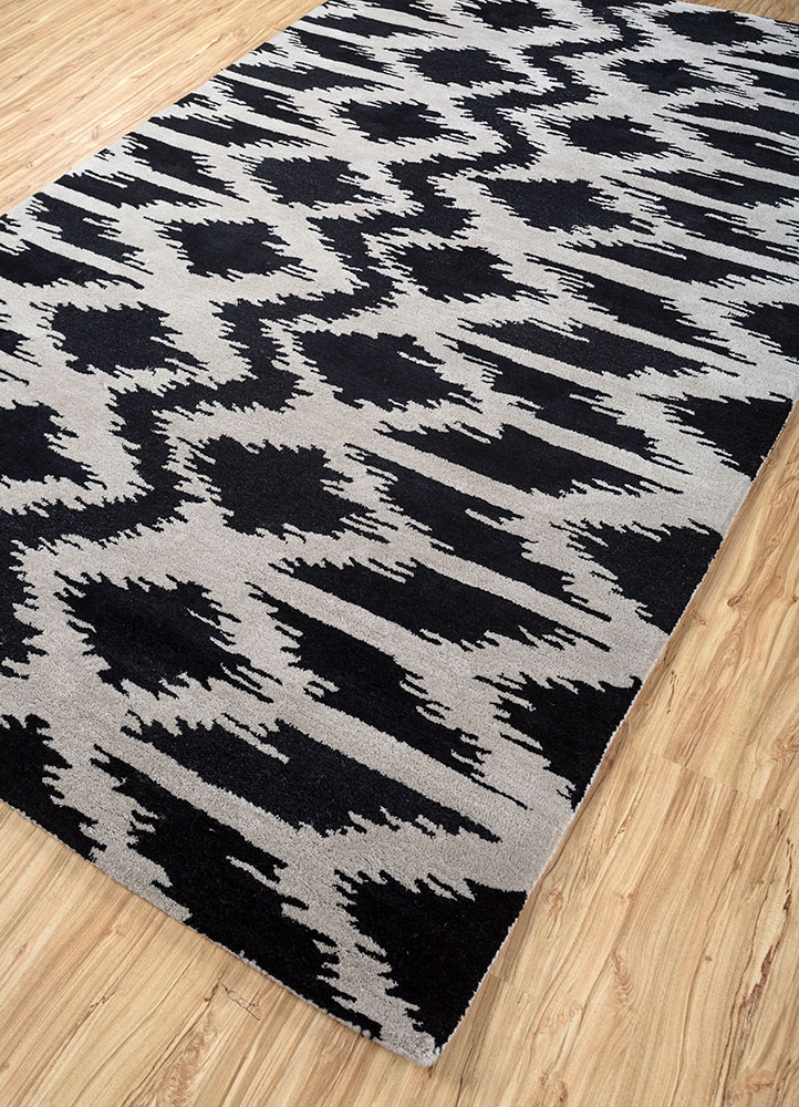 contour grey and black wool and viscose hand tufted Rug - FloorShot