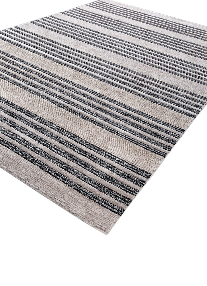 pathways ivory wool and viscose hand tufted Rug - FloorShot