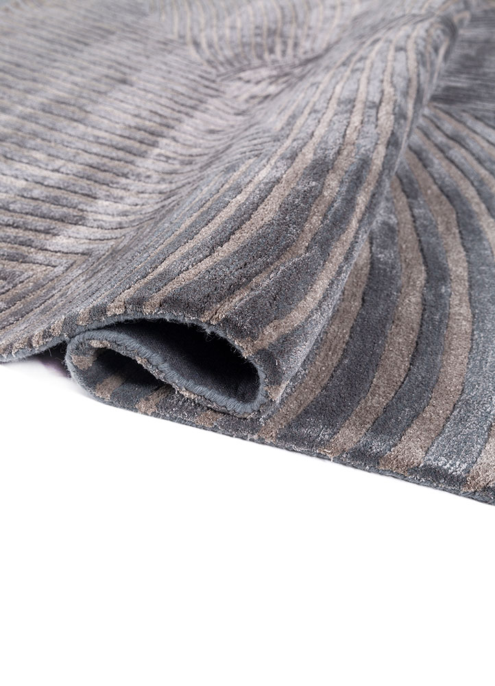 infini blue wool and viscose hand tufted Rug - FloorShot