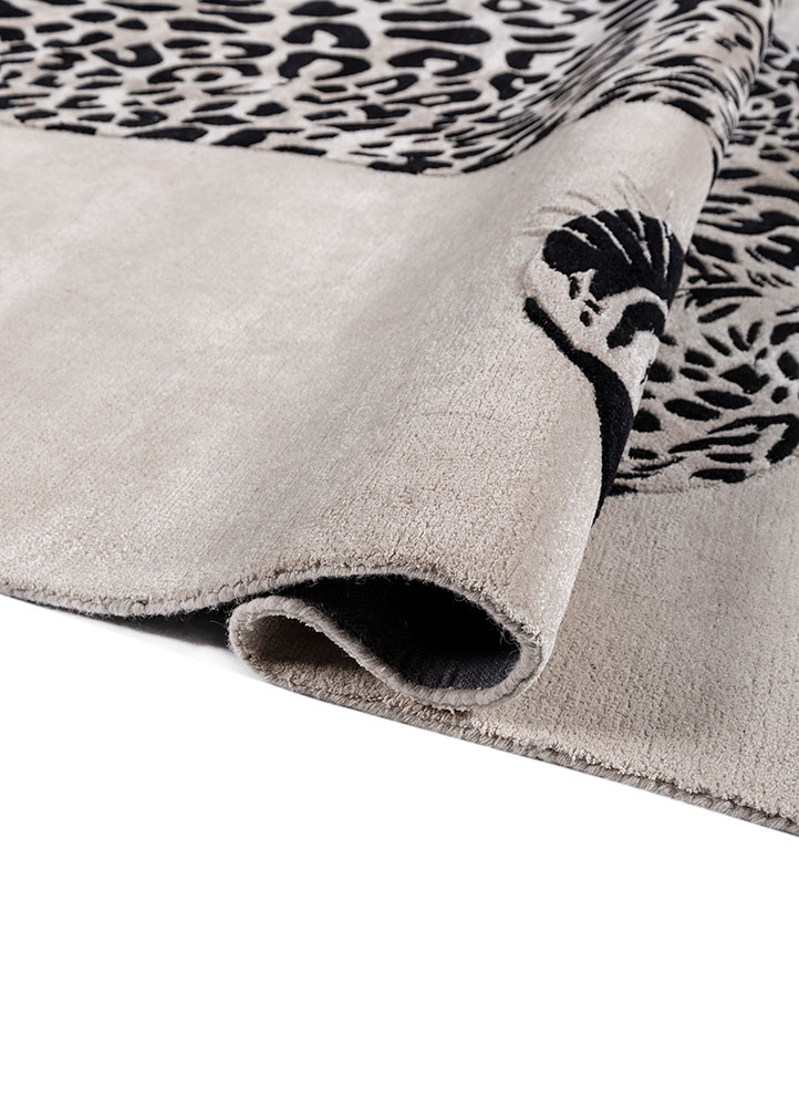 wild wanderlust ivory wool and viscose hand tufted Rug - FloorShot
