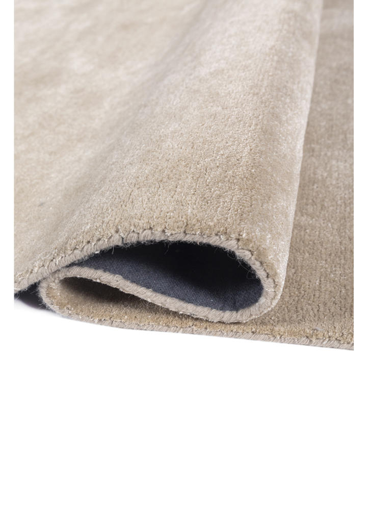 wild wanderlust ivory wool and viscose hand tufted Rug - FloorShot