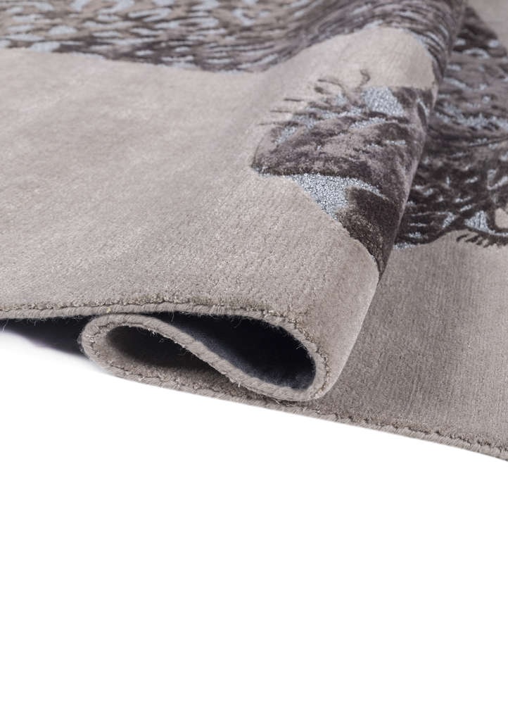 wild wanderlust grey and black wool and viscose hand tufted Rug - FloorShot