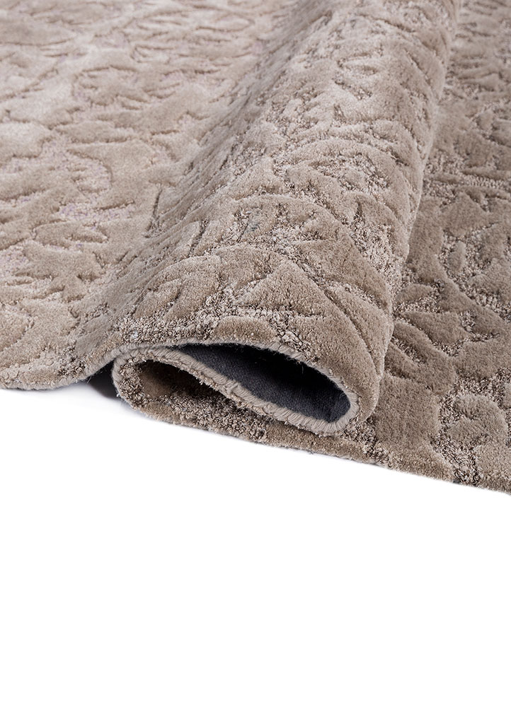 kasbah ivory wool and viscose hand tufted Rug - FloorShot