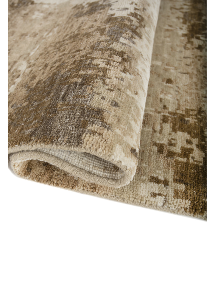 entropy ivory wool and silk hand knotted Rug - FloorShot