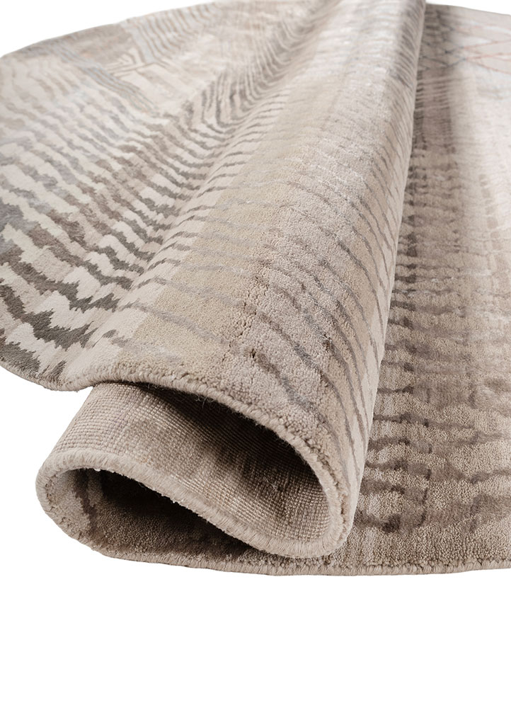 manchaha ivory wool and bamboo silk hand knotted Rug - FloorShot