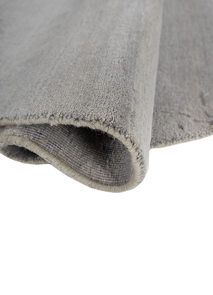 aprezo grey and black wool and bamboo silk hand knotted Rug - FloorShot
