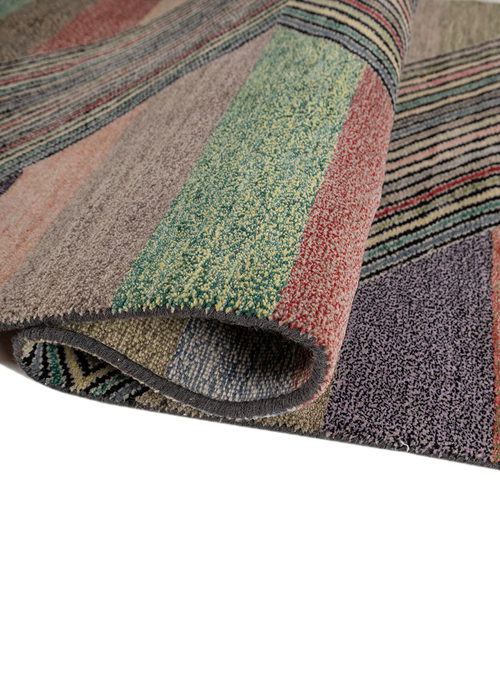 manchaha grey and black wool and bamboo silk hand knotted Rug - FloorShot