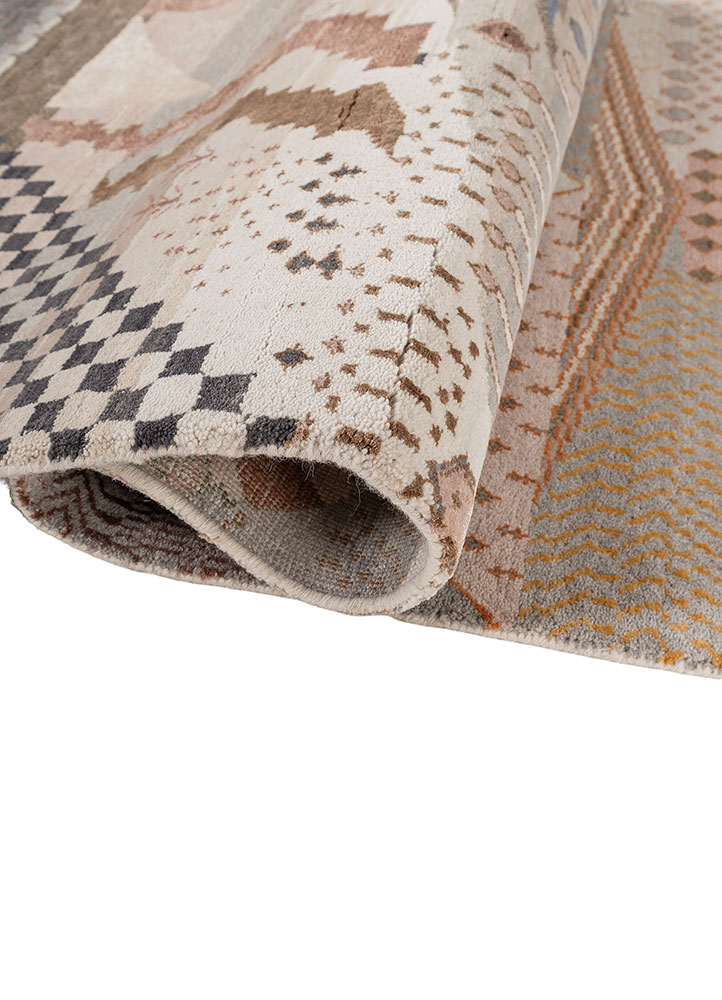 manchaha ivory wool and bamboo silk hand knotted Rug - FloorShot