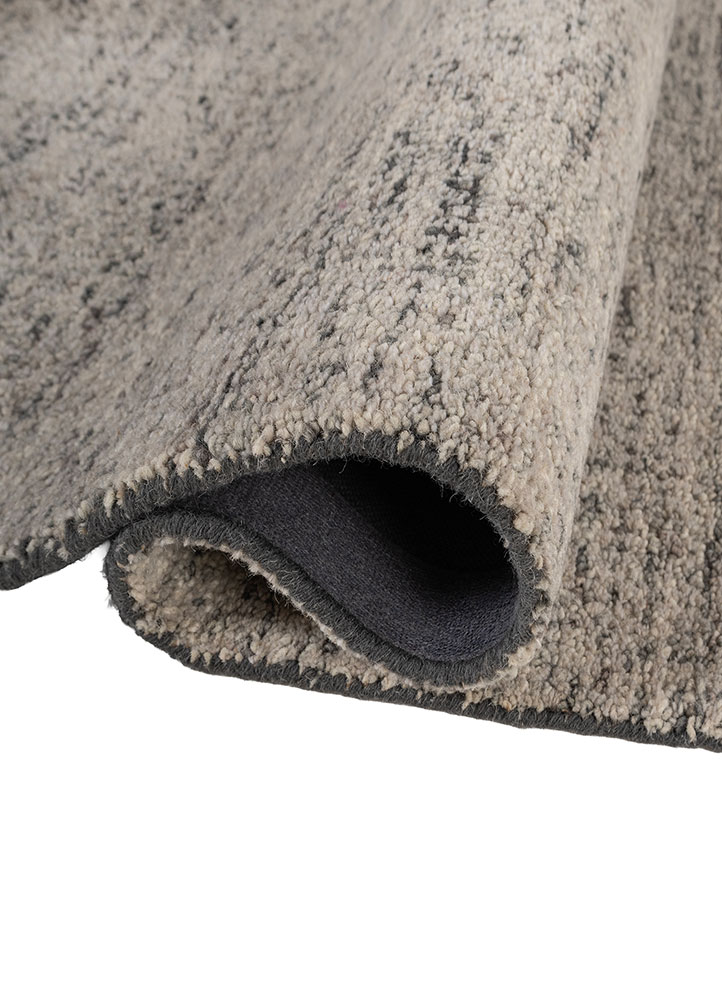 pathways grey and black wool and viscose hand tufted Rug - FloorShot