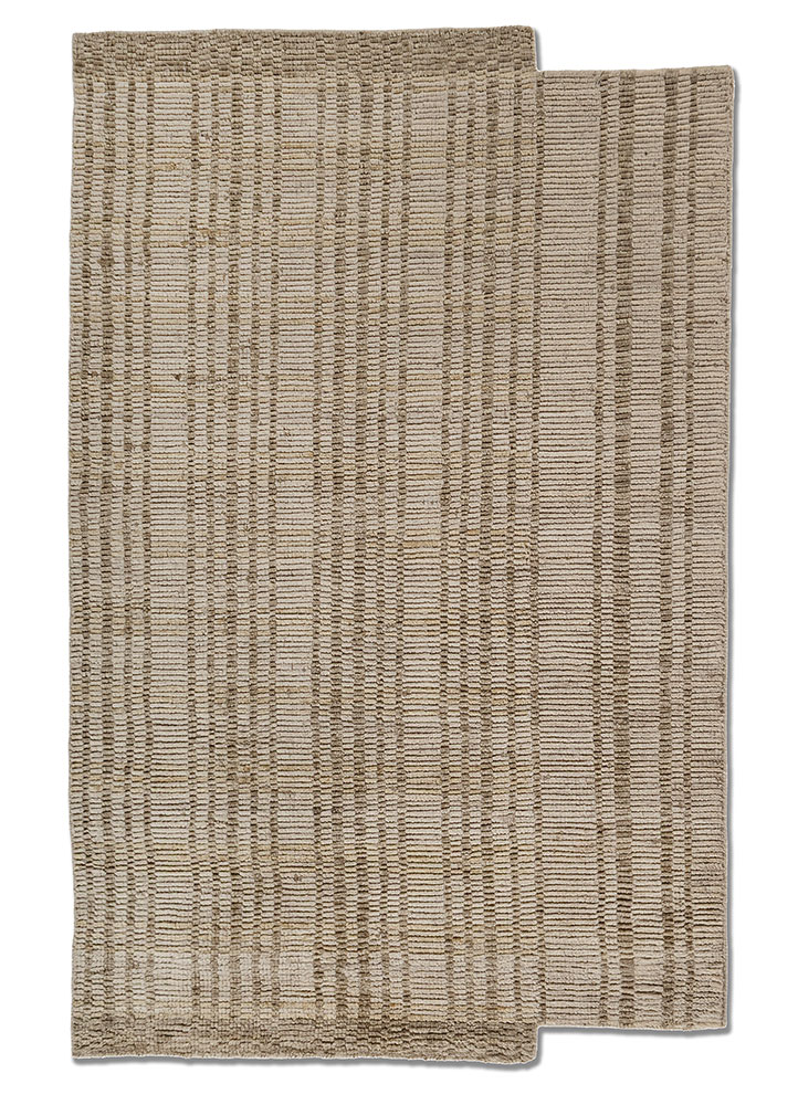 saga gold wool hand loom Rug - HeadShot