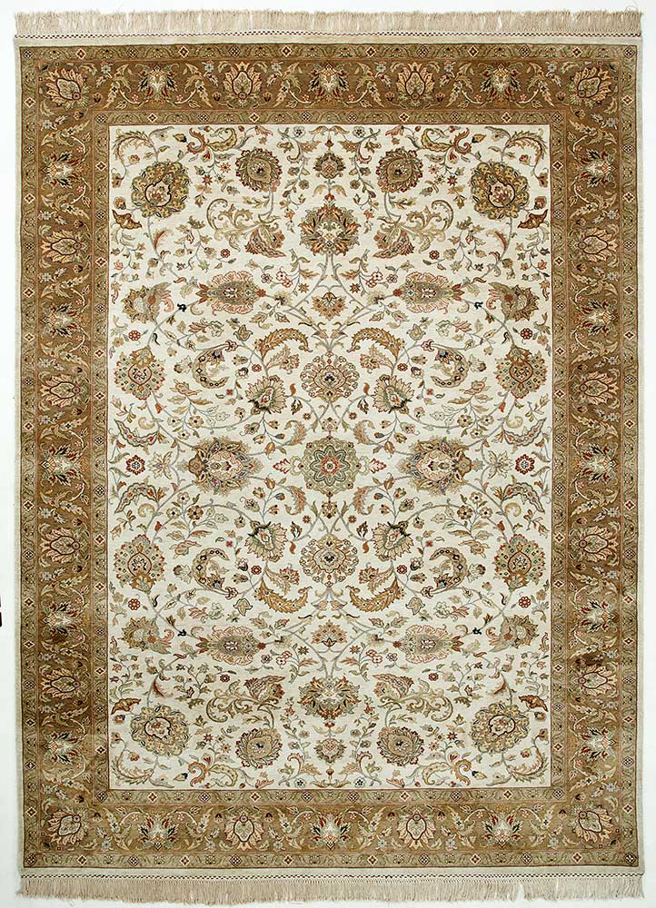 gulmarg ivory silk hand knotted Rug - HeadShot