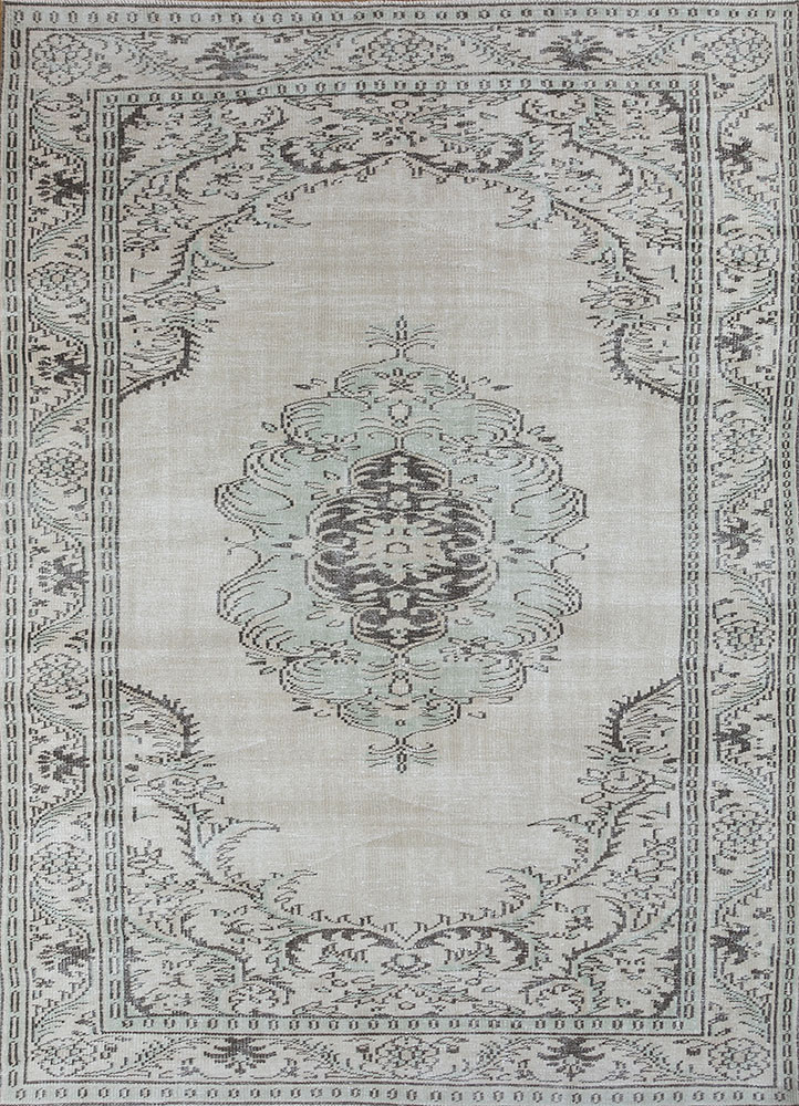 vintage grey and black wool hand knotted Rug - HeadShot