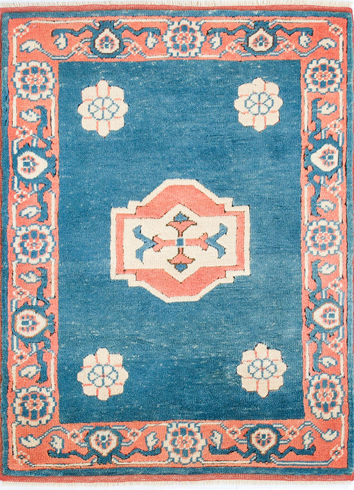 nuray blue wool hand knotted Rug - HeadShot
