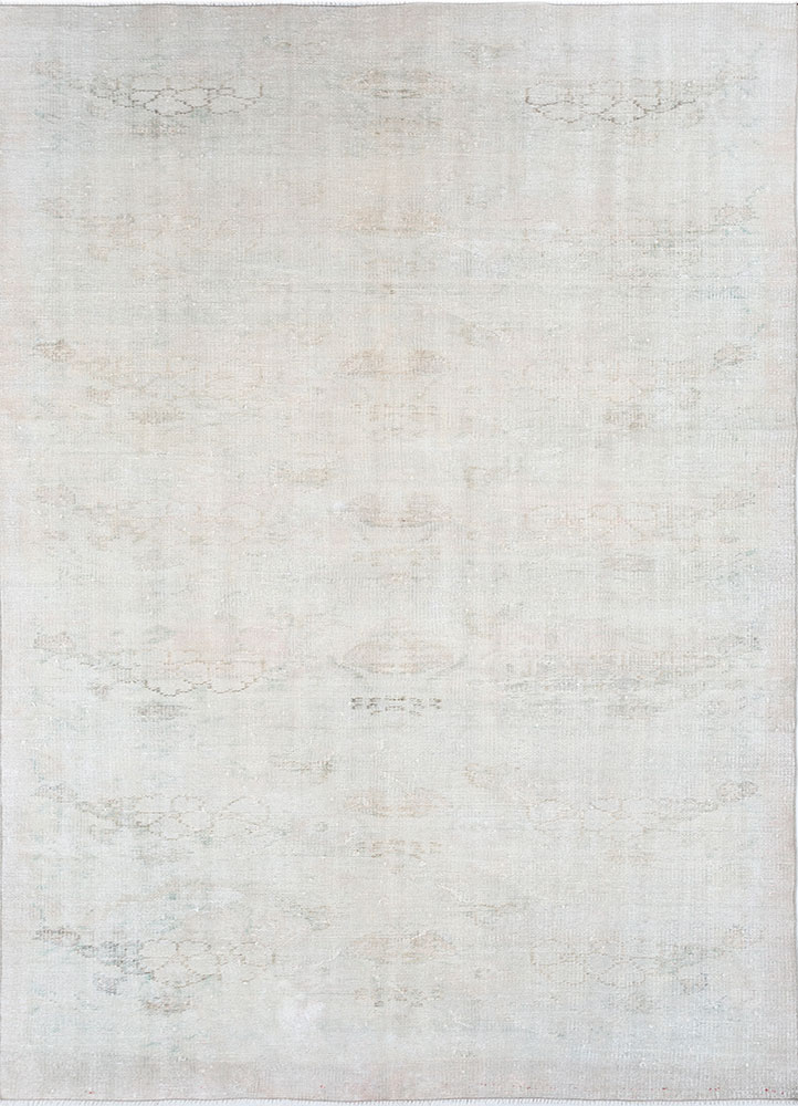 vintage ivory wool hand knotted Rug - HeadShot