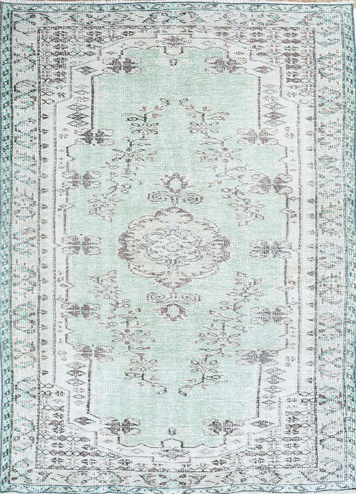 vintage blue wool hand knotted Rug - HeadShot