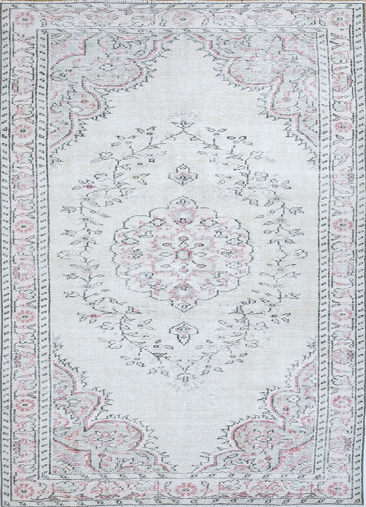 vintage ivory wool hand knotted Rug - HeadShot