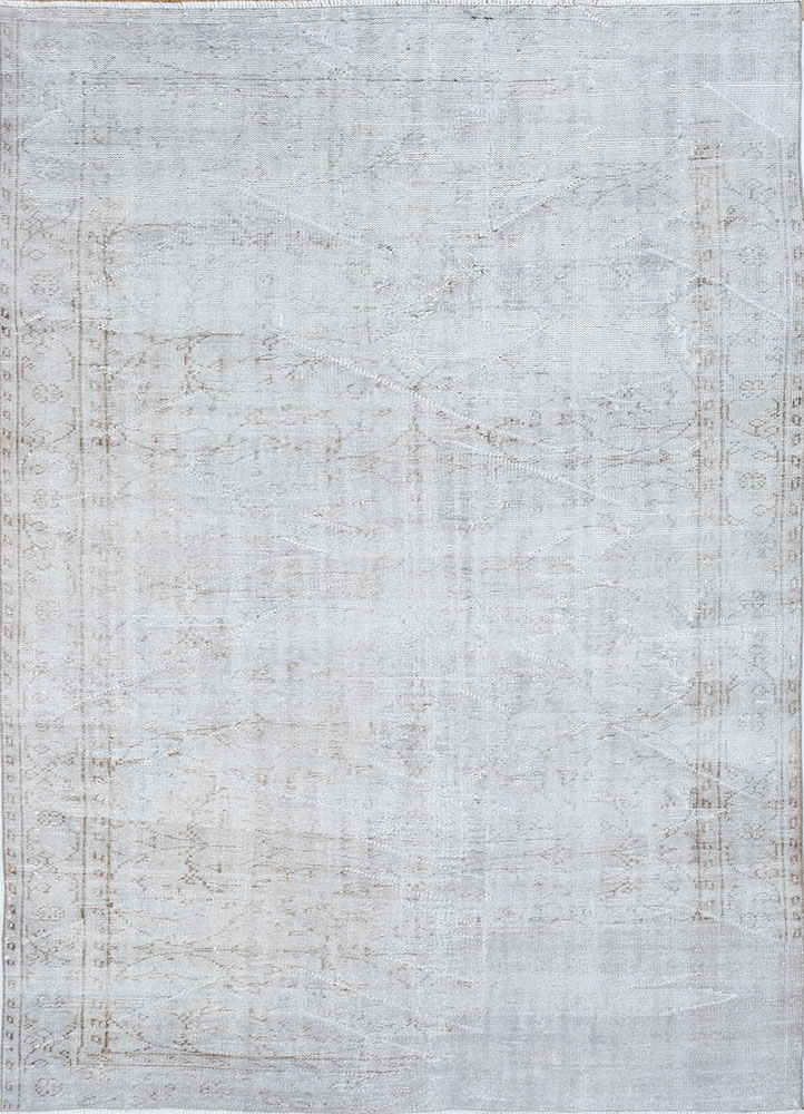 vintage grey and black wool hand knotted Rug - HeadShot