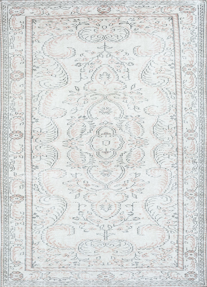 vintage ivory wool hand knotted Rug - HeadShot