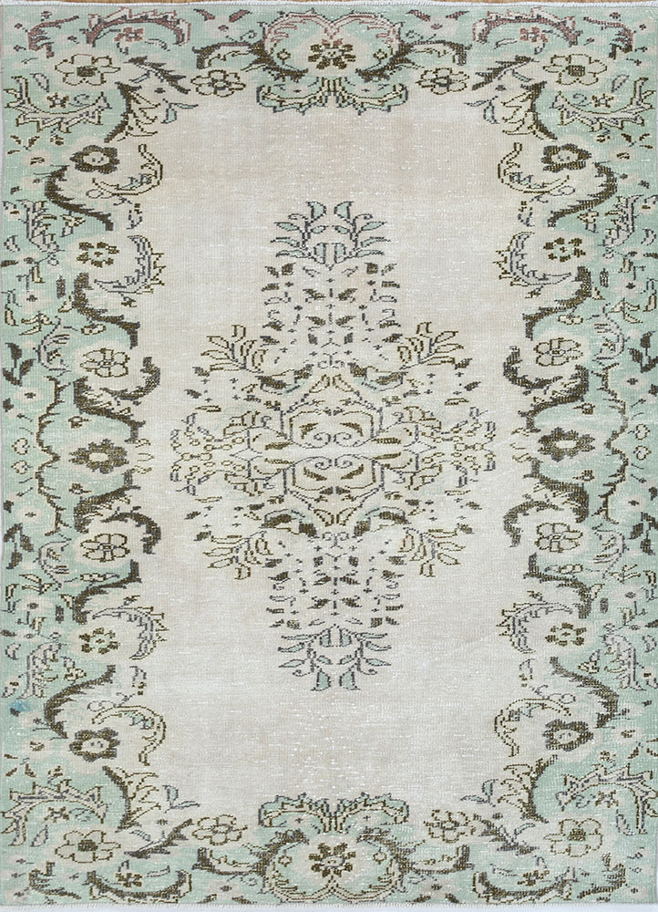 vintage green wool hand knotted Rug - HeadShot