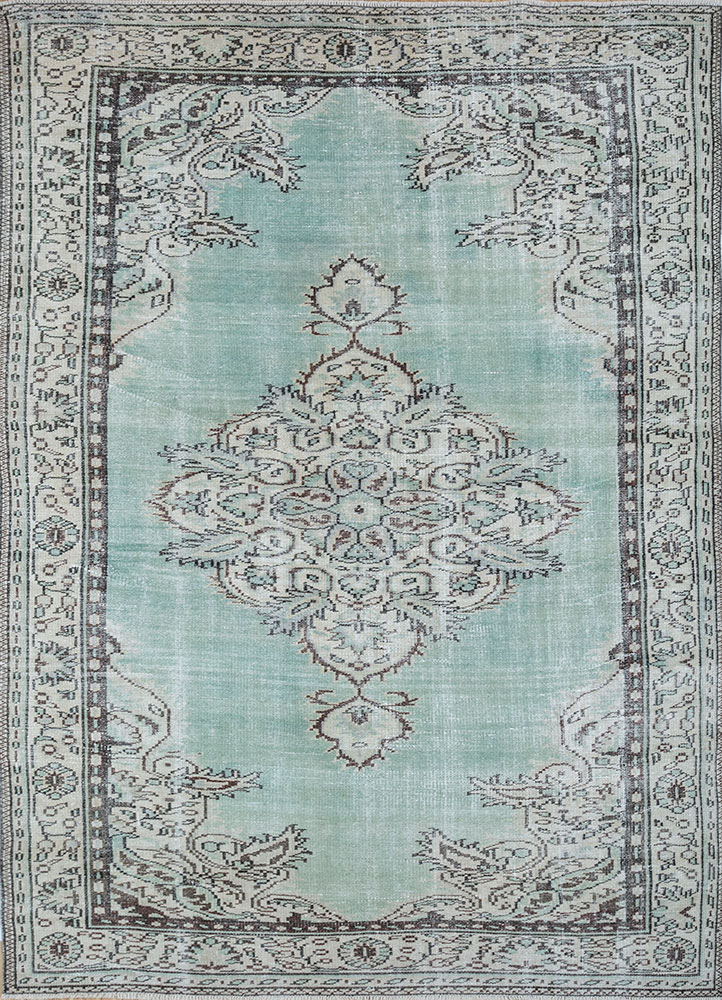 vintage green wool hand knotted Rug - HeadShot