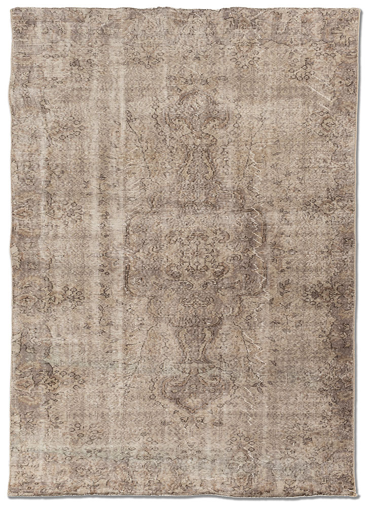 vintage green wool hand knotted Rug - HeadShot