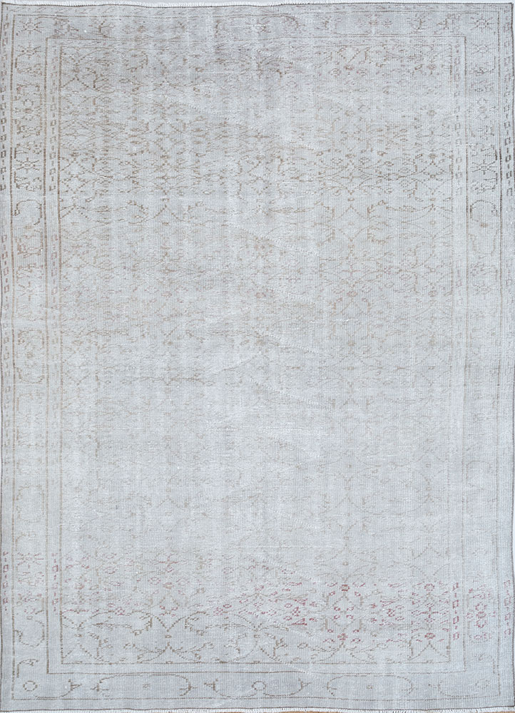 vintage grey and black wool hand knotted Rug - HeadShot