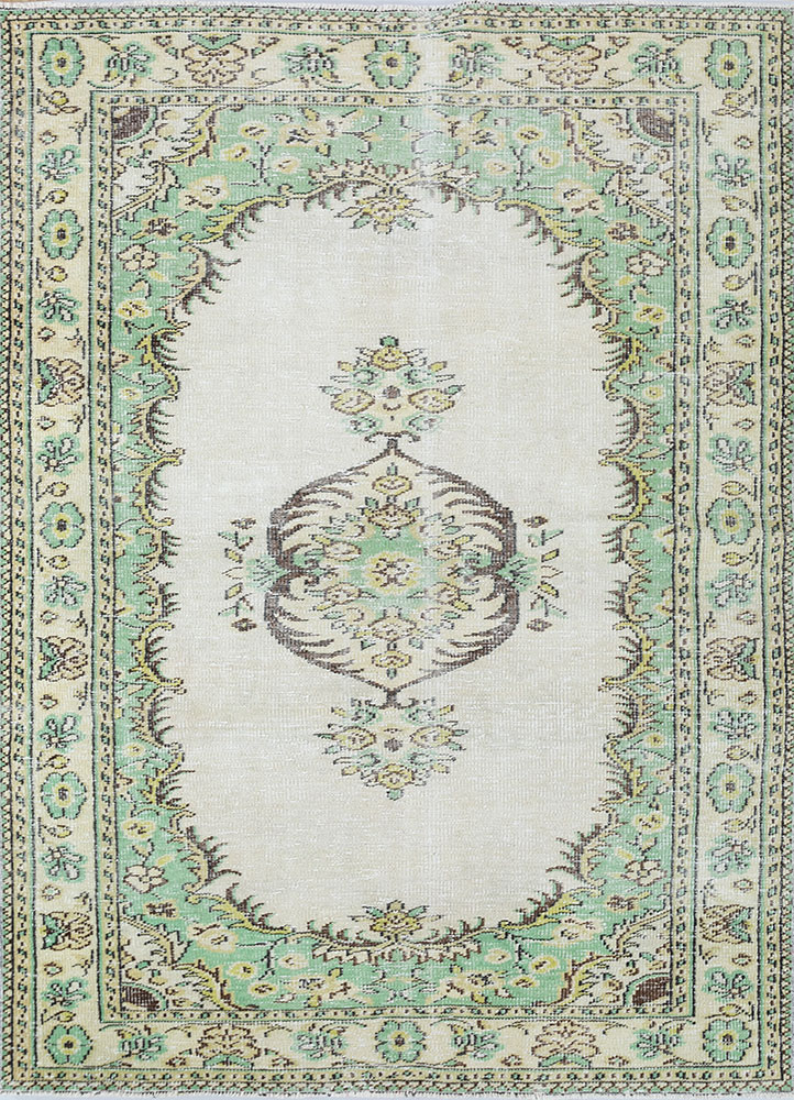 vintage green wool hand knotted Rug - HeadShot