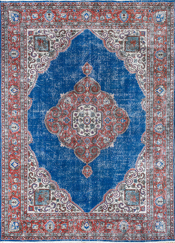 vintage blue wool hand knotted Rug - HeadShot