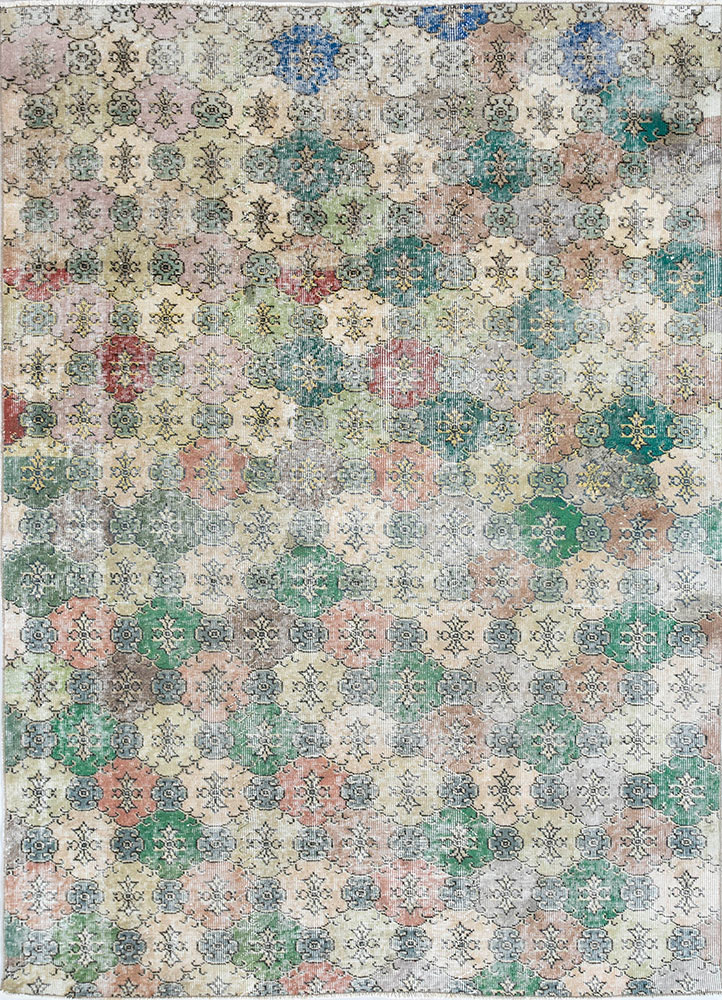 vintage green wool hand knotted Rug - HeadShot