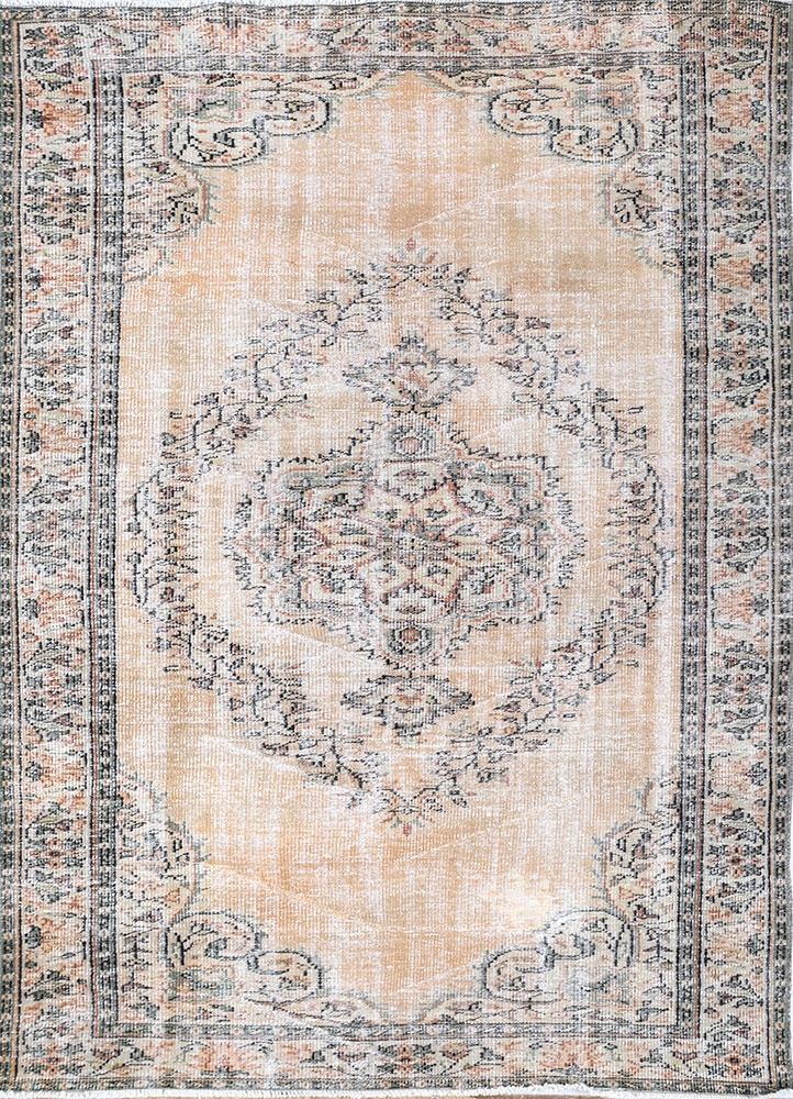 vintage gold wool hand knotted Rug - HeadShot