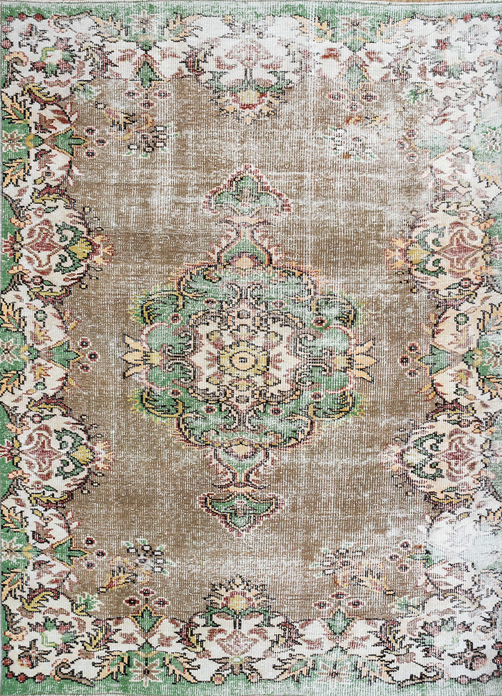 vintage green wool hand knotted Rug - HeadShot