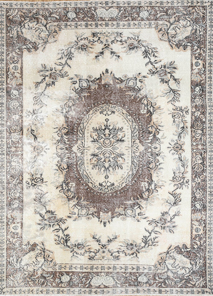 vintage beige and brown wool hand knotted Rug - HeadShot