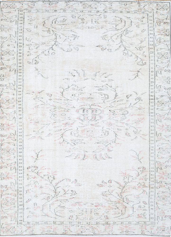 vintage ivory wool hand knotted Rug - HeadShot