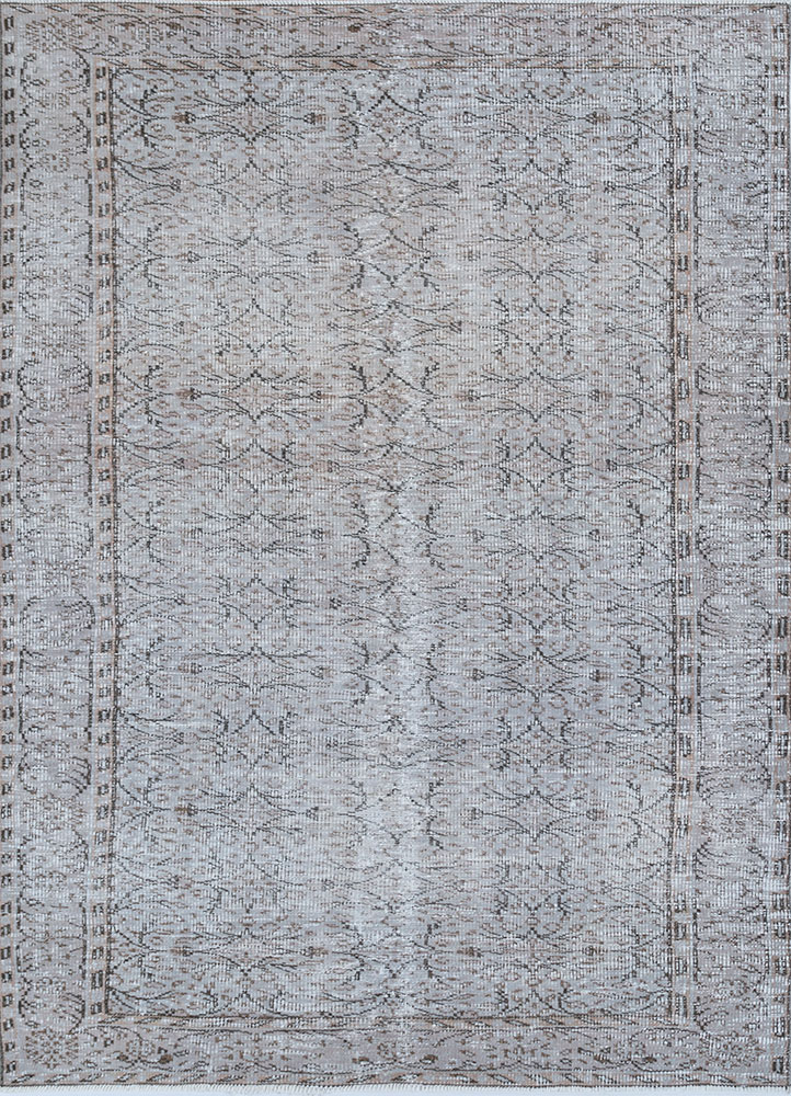 vintage grey and black wool hand knotted Rug - HeadShot