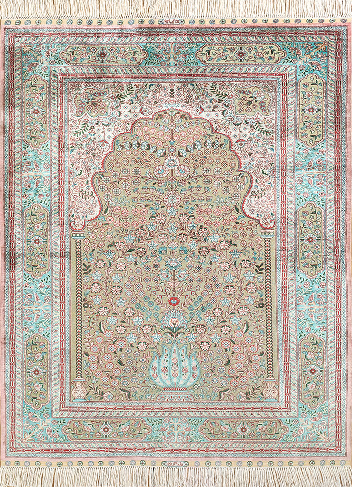 gulmarg gold silk hand knotted Rug - HeadShot