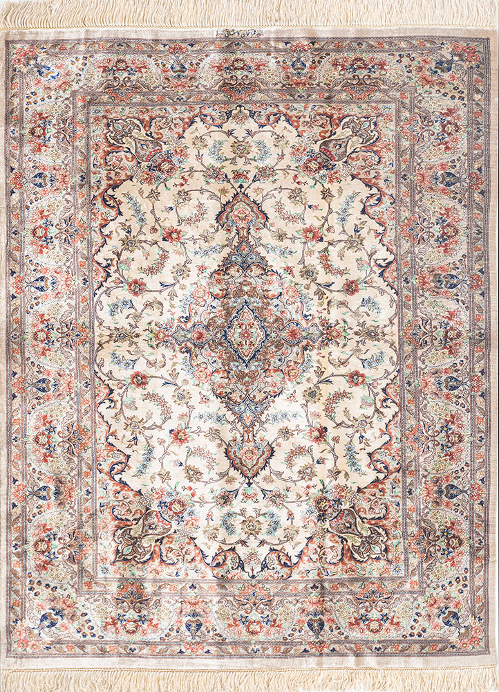 gulmarg ivory silk hand knotted Rug - HeadShot