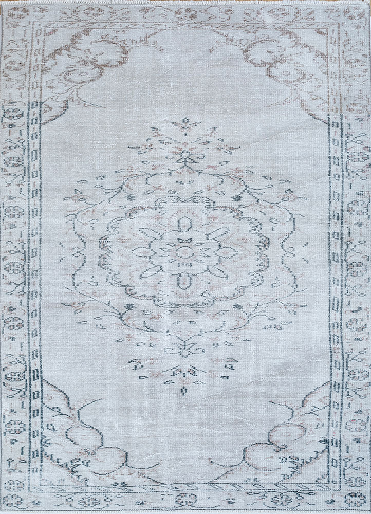 vintage blue wool hand knotted Rug - HeadShot