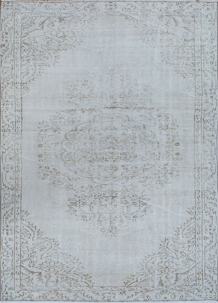 vintage grey and black wool hand knotted Rug - HeadShot