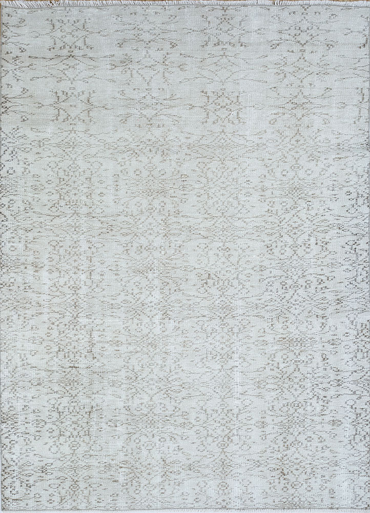 vintage ivory wool hand knotted Rug - HeadShot