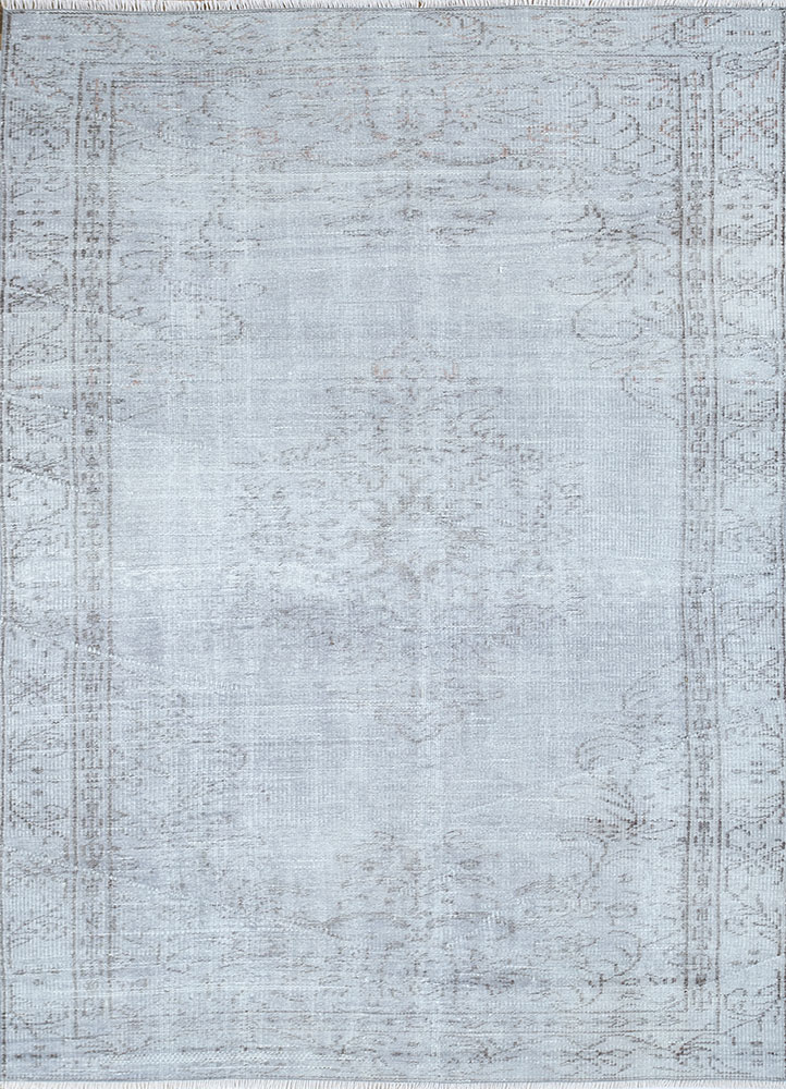 vintage blue wool hand knotted Rug - HeadShot