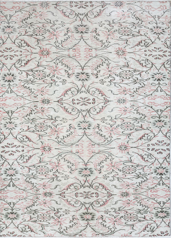 vintage ivory wool hand knotted Rug - HeadShot