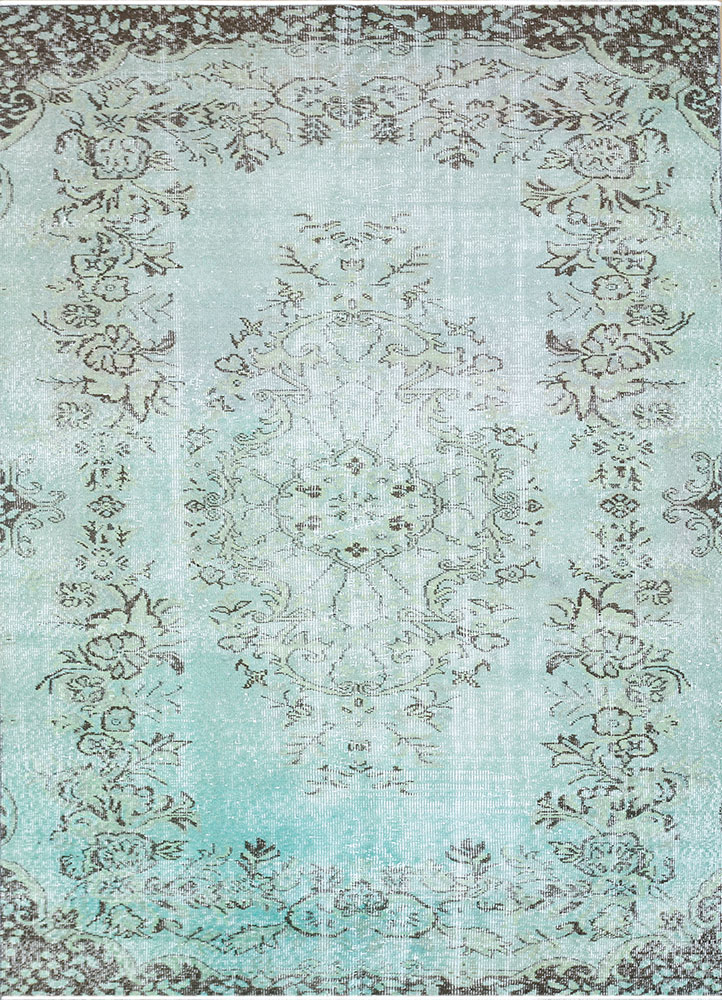 vintage green wool hand knotted Rug - HeadShot