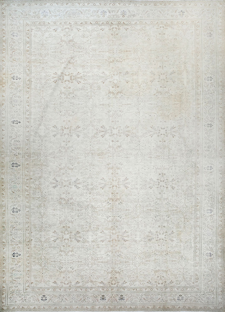 vintage ivory wool hand knotted Rug - HeadShot