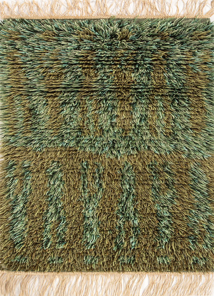 zuri blue wool hand knotted Rug - HeadShot